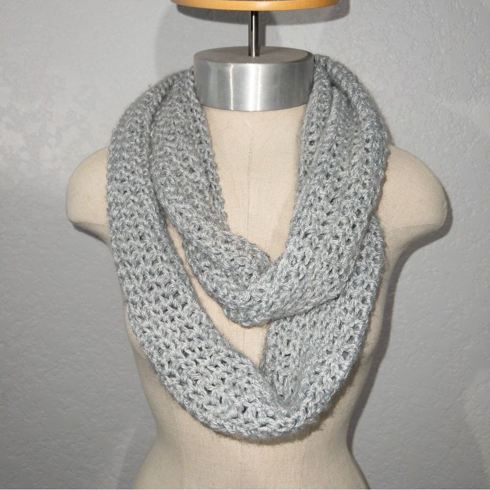 New Handmade Gray Knit‎ Infinity Scarf
